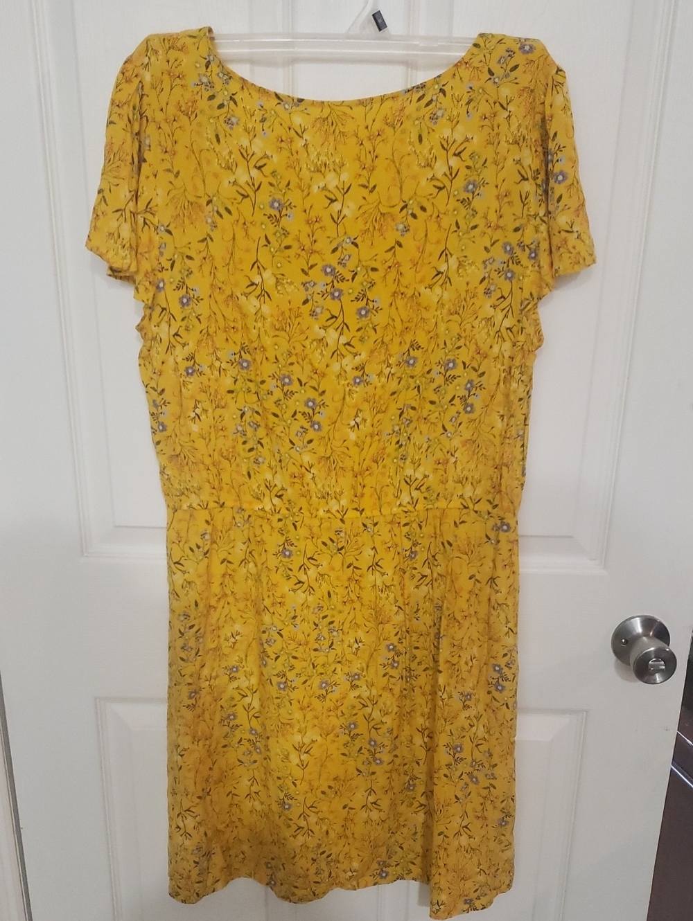 Sz L Floral Yellow V-Neck Women’s Dress - Picture 3 of 3